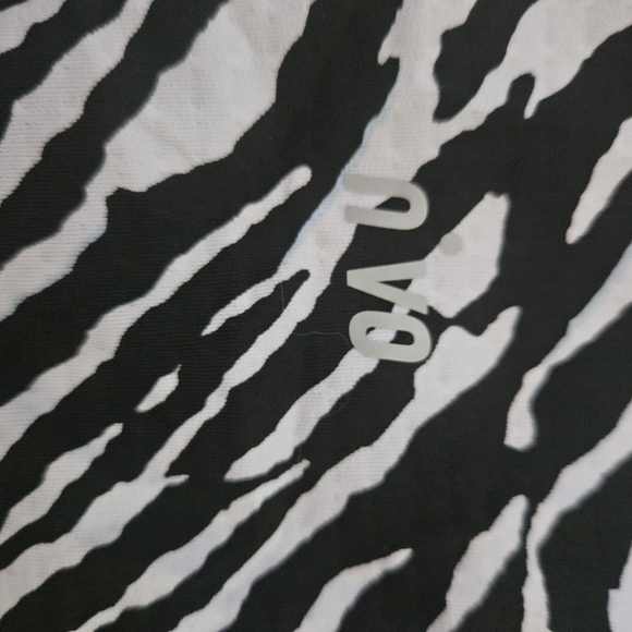 Zebra Print Sleeveless Top - Picture 5 of 5